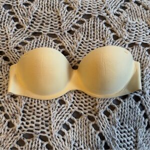 Strapless Smooth Bandeau Bra in Light Yellow